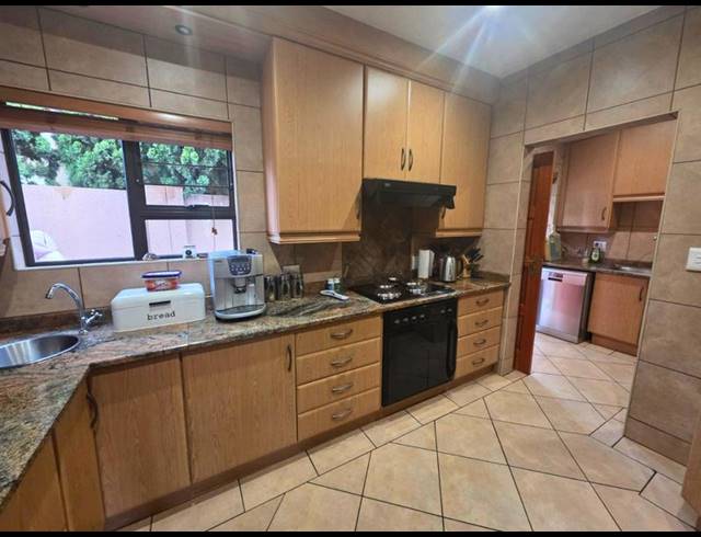 3 BEDROOM PROPERTY TO RENT IN GLEN MARAIS